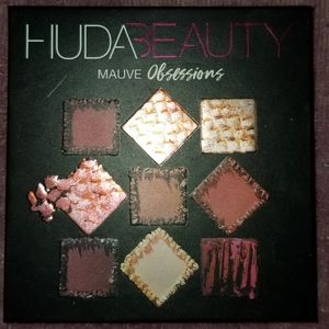 Huda beauty mauve obsessions palette
